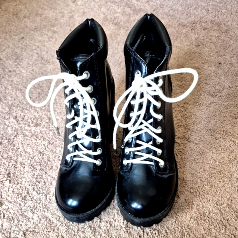 Divided By H&M Black Lace-Up Women's Boots Size 6